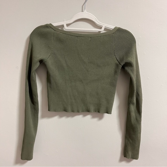 Forever 21 Front Twist Crop Top - Picture 2 of 6